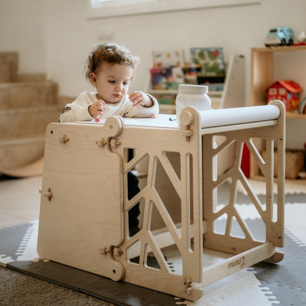 Torre montessori convertible en mesa, con rollo de papel